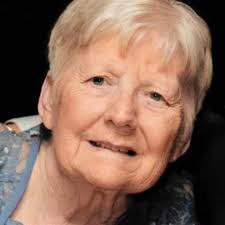 Lynn Lineberger's Instagram, Twitter & Facebook