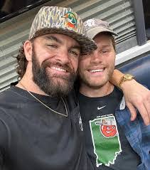 Kerri Edwards's Instagram, Twitter & Facebook