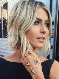 Browse our carefully selected bob hairstyles gallery and find the perfect bob for you! Must Try Fall Hairstyles We Re Copying From Pinterest Thick Hair Styles Bob Hairstyles Wavy Bob Hairstyles