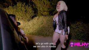 Curvy bitch Lorena fucked by clown after Public Blowjob