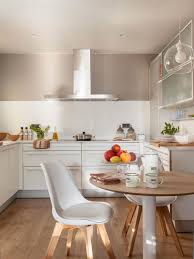 Existen varios tipos, las de tipo libro permiten doblar el tamaño de la mesa mesa comedor redonda, de gran robustez, gracias a los materiales con los que se fabrica. Por Que Es Una Buena Eleccion La Mesa Redonda Para Comer