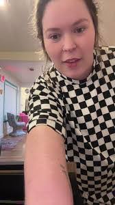 Amy Aldinger's Instagram, Twitter & Facebook