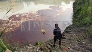 Tayangan video/gambar/ keratan akhbar yang sesuai. Sungai Klang Pula Tercemar