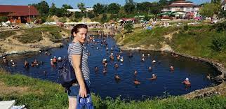 Este situat langa parcul bailor ocna sibiului. Pasionati De Frumos Ocna Sibiului