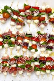 Mini Caprese Skewers L Panning The Globe Recipe Skewer Appetizers Caprese Skewers Recipes