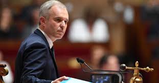 Le ministre fran?ois de rugy ?tait sur bfm et il revient sur les derniers ?v?nements… de rugy a tr?s bien r?pondu, qu'ils proposent des choses au lieu de faire des manifestions pu?riles et st?riles qui ne font rien d'autre que d'emmerder le peuple. Francois De Rugy Avec Sa Femme Severine Servat Au Concert De Ntm Video