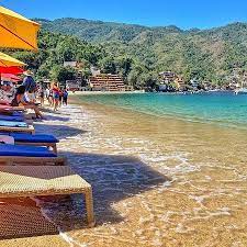 The village lies in the southernmost cove of the world's seventh largest bay, bahía de banderas (bay of the flags). Crowded But Different Review Of Yelapa Beach Yelapa Mexico Tripadvisor