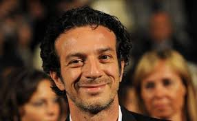 Leggendo questo profilo biografico puoi conoscere anche la filmografia, la bibliografia, l'età e la data in cui gene. Salvatore Ficarra Chi E Eta Altezza Moglie Ficarra E Figli Aciclico Com