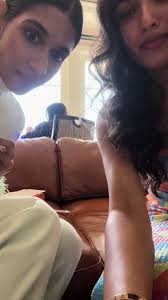 #desigirls #fashion #hightea #hermes #aminamuaddi #curlyhair #ford #bentley  #deltaco #bottegaveneta