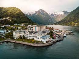 Divan beds are a popular choice thanks to both their comfort and style. Hotels And Camping In Balestrand