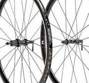 Acht Laufräder für Felgenbremsen im ROADBIKE-Test 2019