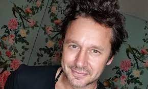 El actor visitó el sanatorio … Benjamin Vicuna Enamoro A Todos Con Una Foto De Su Hijo En Redes