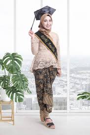 Check spelling or type a new query. Baju Untuk Menghadiri Wisuda Anak Kuliah Masnurul