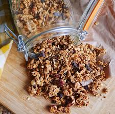 Granola Au Beurre De Cacahuete Noisettes Et Chocolat A La Fleur De Sel Vegan En 2020 Beurre De Cacahuete Granola Alimentation