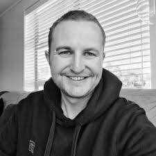 Gus Wright's Instagram, Twitter & Facebook