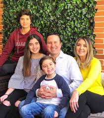 Felipe Arias: periodista, emprendedor y un papá de fe - Revista Activa