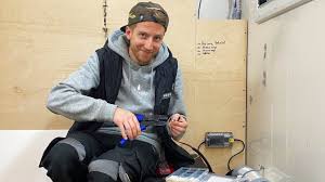Ausziehbett in hellgrau √ mit soundsystem √ inkl. Bett Zum Ausziehen Mit Schwerlastauszugen Im Krankenwagen Diy Campervan Selber Bauen Youtube