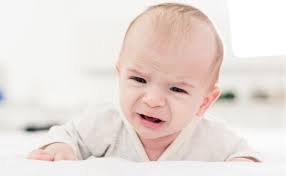 Interesse an dem lebensmittel da ist, es erste zähnchen bekommen hat, es größere stückchen kauen und schlucken kann. á… Babys Weinen Ohne Tranen Deshalb Weinen Sie Trocken