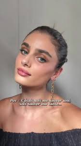 Ella Collins Et Sa Tante