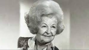 Helen Marcus, Prolific Photographer of the Famous, Dies at 97