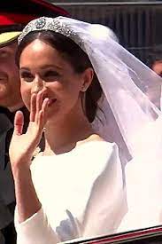 Don't think that red wedding dresses are very vulgar: Wedding Dress Of Meghan Markle Wikipedia