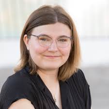 Congratulations to Anna Banowsky for completing her MA in Anthropology this  semester! Anna will be continuing her graduate studies this fall at the  University of California Santa Barbara.