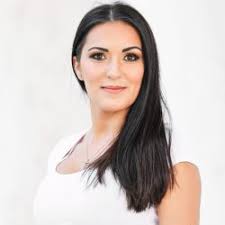 Stephanie Melo's Instagram, Twitter & Facebook