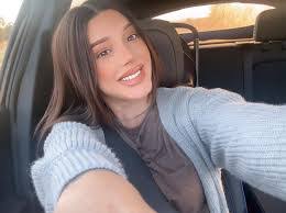 Katie Souza's Instagram, Twitter & Facebook