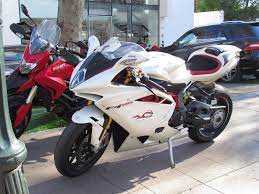 It has to be pound for pound the best value mv agusta yet. File Mv Agusta F4 Rr Corsacorta 9389632628 Jpg Wikipedia