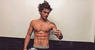 With this character, it was like, wow, this is what it's like to really express myself in a natural way. i wasn't covered in makeup or hair products. Who Is Kj Apa Age Height Natural Hair Tattoo Movies Riverdale Actor Facts Tv Radio Showbiz Tv Express Co Uk