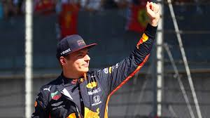 Dank einer brillanten strategie mit einem überholmanöver kurz vor schluss zieht er noch vorbei an lewis hamilton. Formel 1 Verstappen Siegt In Spielberg Vettel Nach Aufholjagd Auf Rang Vier Sportbuzzer De