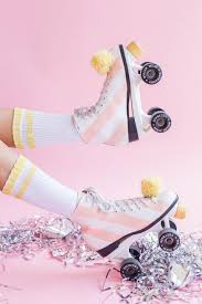 Maira Duhart Adli Kullanicinin Duvar Kagidi Wallpaper Panosundaki Pin Topuklular Paten Kizlar