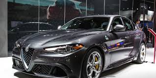 Scopri tutti gli accessori autentici alfa romeo per personalizzare a 360° la tua giulia quadrifoglio e aggiungere un tocco di comfort e design. U S Spec 2017 Alfa Romeo Giulia Quadrifoglio Photos And Info 8211 News 8211 Car And Driver