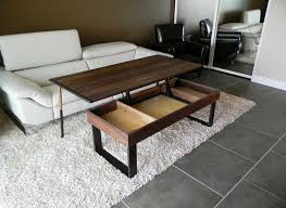 Haus Mobel Hohenverstellbar Couchtisch Aus Holz Mit Einer Rechteckigen Form Und Couchtisch Couchtisch Diy Mobel Selber Bauen