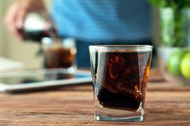 How to serve a bacardi & cola the world's greatest pairingslike many of the world's greatest pairings, a rum & cola is best if made with the original. Bacardi Cola Rezept Gutekueche Ch