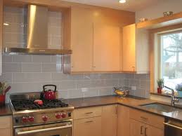 Smoke Green Glass Tile Kitchen Backsplash Google Search Moderne Kuche Kuchenfliesen Kuchenumbau