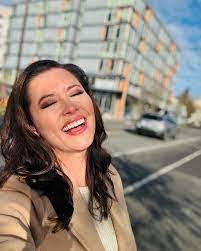 Alyce Elliott's Instagram, Twitter & Facebook