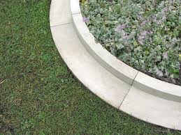 Lawn edging products come in many forms but we focus on 6 products that are easy to install and you can get set up within a day. Arcadian Lawn Edging External Curve 36 Inch Radius Gn700i 00036 Haddonstone Usa