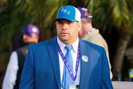 Cox Surpasses Brown's Calendar-Year Earnings Record