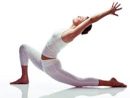 Get awesome tips and sample yoga pose sequences right here! Vinyasa Flow Yoga For Beginners Workout Trends