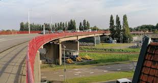 Your zwijndrechtse brug stock images are ready. Graffitikunstenaars Nemen 1400 Vierkante Meter Beton Onder Handen Bij Zwijndrechtse Brug Dordrecht Pzc Nl