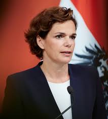 Pamela Wagner's Instagram, Twitter & Facebook