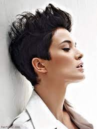 Short Hairstyle With The Hair Styled Up With Gel Shorthairpixie Frisuren Kurze Haare Braun Schone Frisuren Kurze Haare Haarschnitt Kurze Haare