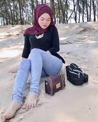 Nak Tido Ke Nak Posing Entahla Mira Pon Confuse Muslim Women Arab Women Hijab Fashion