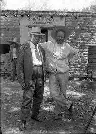 Pancho Villa Afuera De La Cantina La Antigua Paz Pancho Villa Mexico History Mexican Heroes
