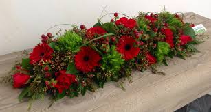 tafelbloemstuk voor de feesttafel ikebana flower arrangement flower arrangements simple fresh flowers arrangements