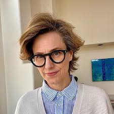 Stephanie Farley's Instagram, Twitter & Facebook