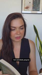 Chimamanda Ngozi Adichie lê trecho do livro "Americanah"