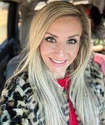 Kristie Moses's Instagram, Twitter & Facebook