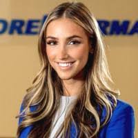 Courtney Carroll's Instagram, Twitter & Facebook